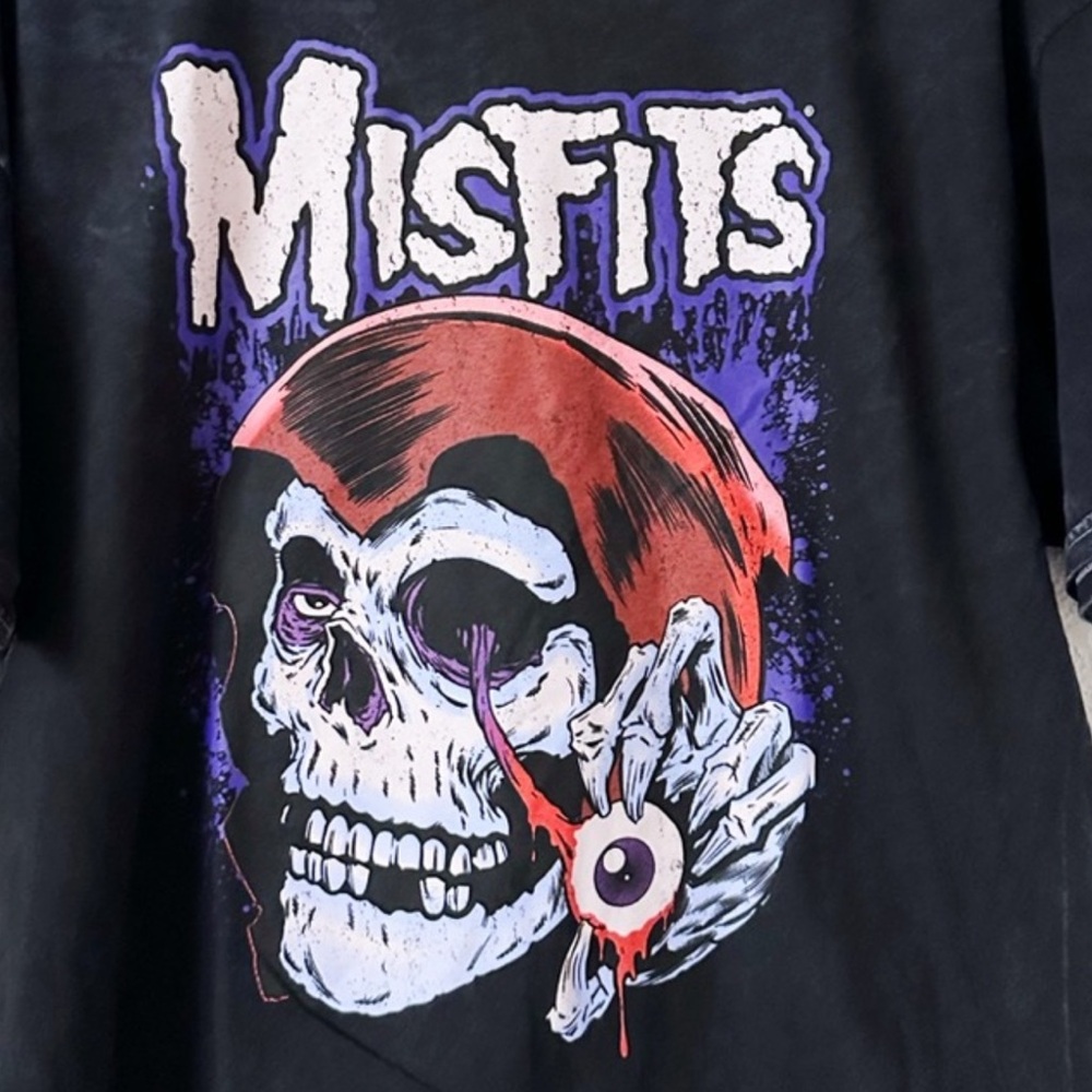 NWOT Misfits Graphic Band Tee - Picture 3 of 7